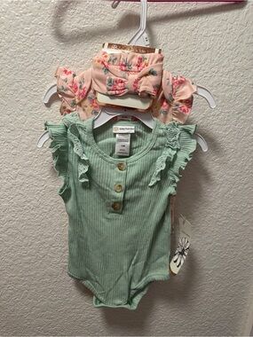 Daisy Fuentes Baby Girls Green Ribbed Bodysuit and Headband Set